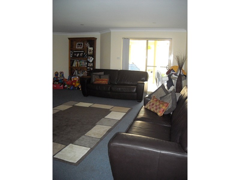 12 Seafarer Close, Belmont NSW 2280