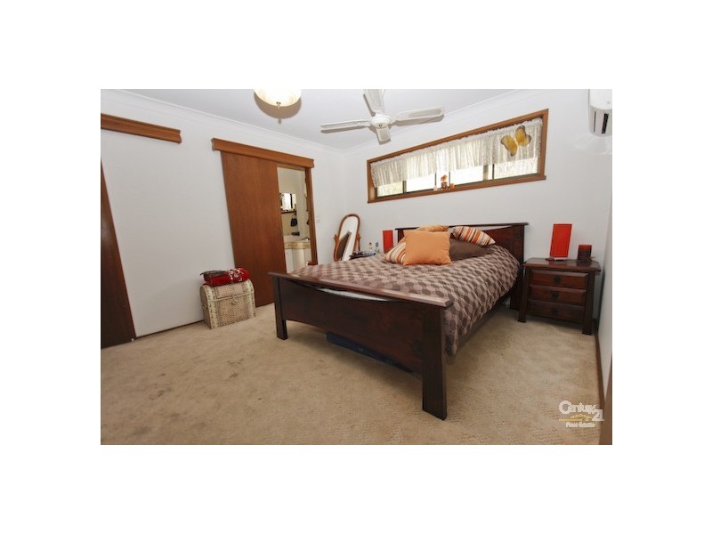 12 Helmsdale Drive, Valentine NSW 2280