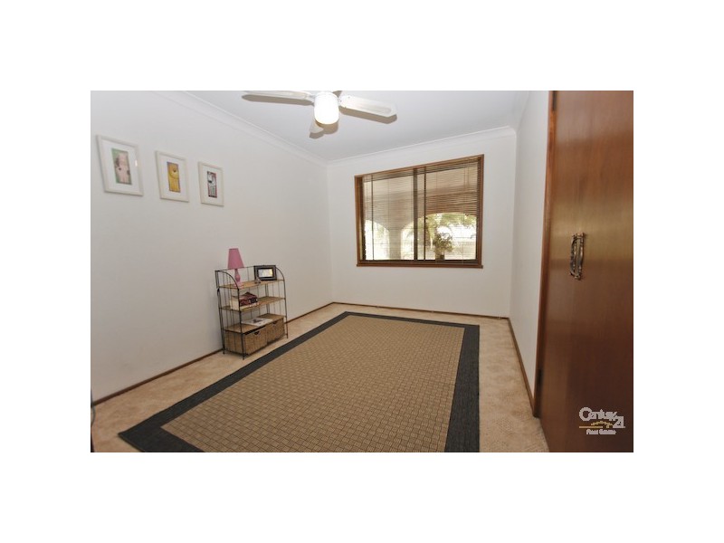 12 Helmsdale Drive, Valentine NSW 2280