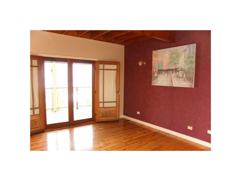 6 Chateau Place, Eleebana NSW 2282