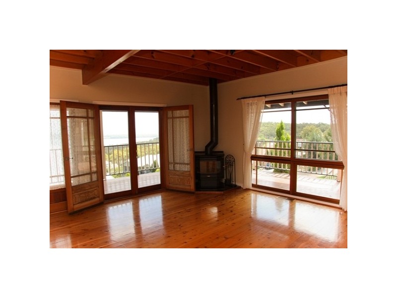 6 Chateau Place, Eleebana NSW 2282