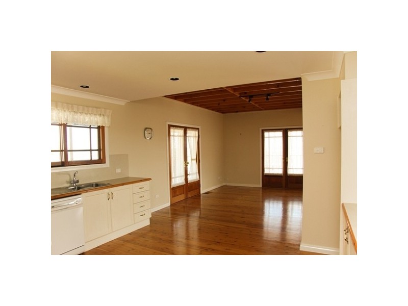 6 Chateau Place, Eleebana NSW 2282