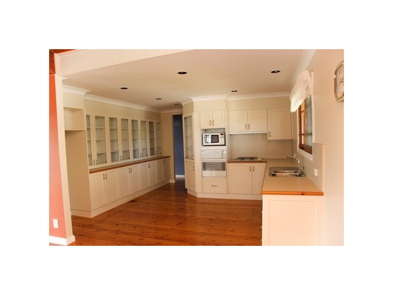 6 Chateau Place, Eleebana NSW 2282