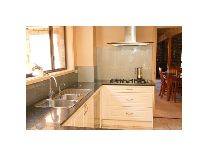 32 Lindeman Close, Eleebana NSW 2282