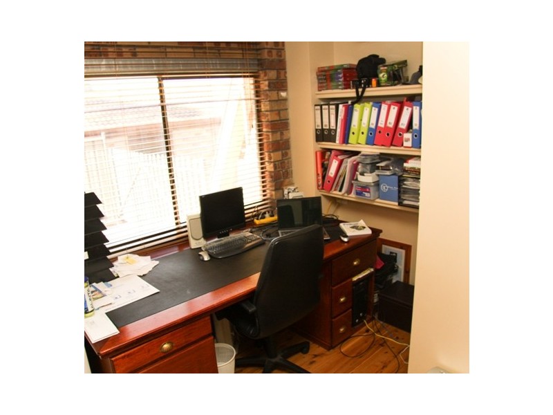 32 Lindeman Close, Eleebana NSW 2282