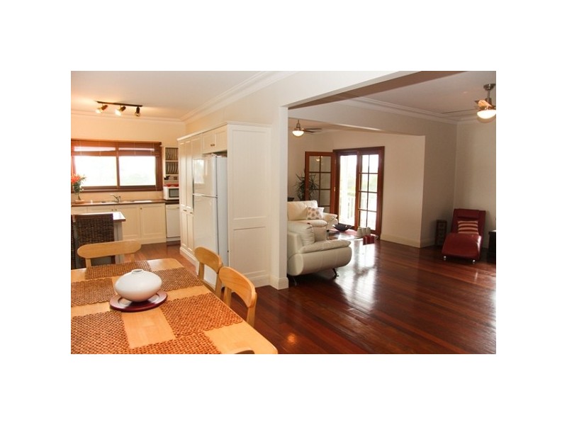 9 Thompson Road, Speers Point NSW 2284
