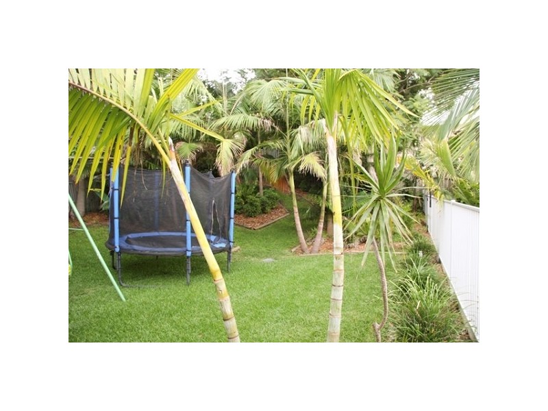 9 Thompson Road, Speers Point NSW 2284