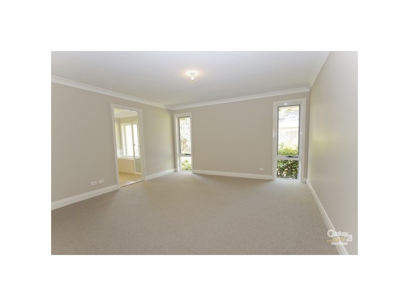 5 Lurnea Crescent, Valentine NSW 2280