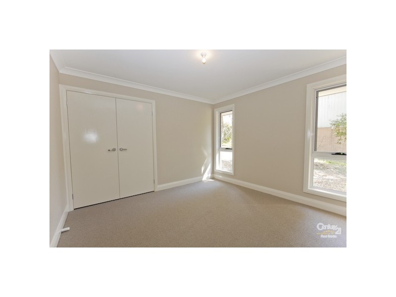 5 Lurnea Crescent, Valentine NSW 2280