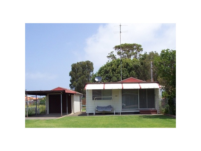 44 Emily Street, Marks Point NSW 2280