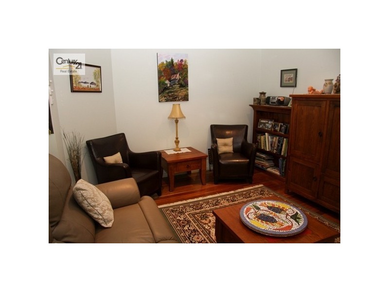 15 Leichhardt Road, Valentine NSW 2280