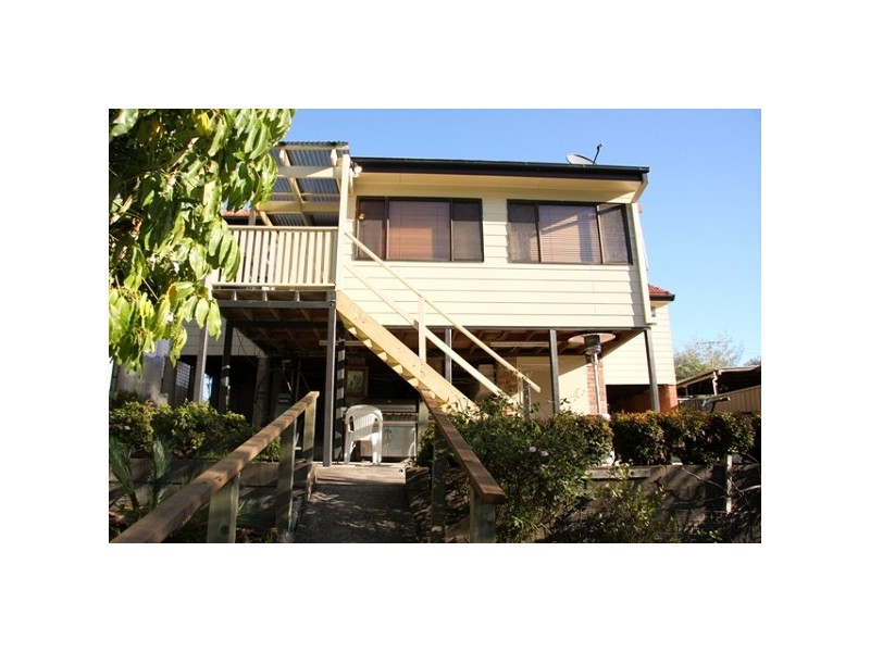 15 Bayview Street, Warners Bay NSW 2282