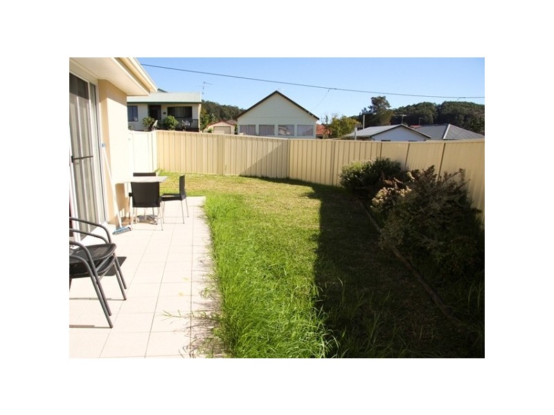 2 Jean Street, Belmont NSW 2280