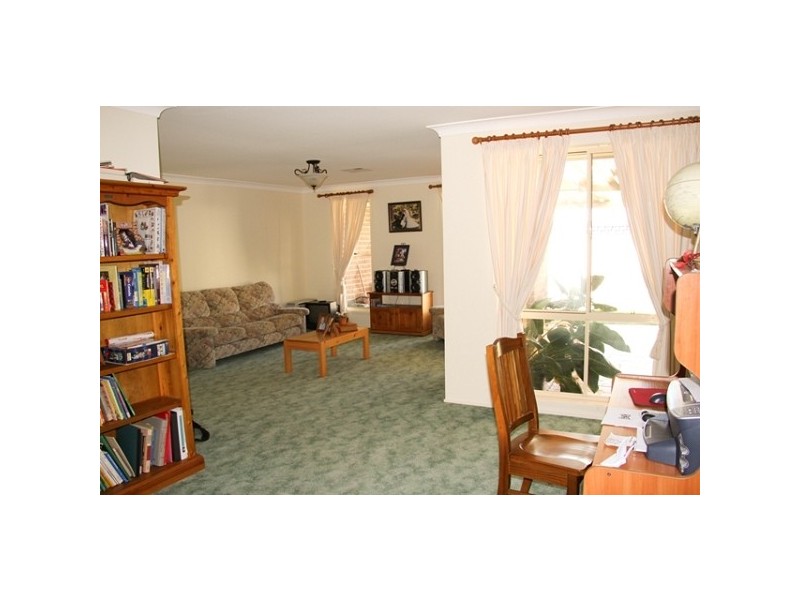 67 Greenpoint Drive, Belmont NSW 2280