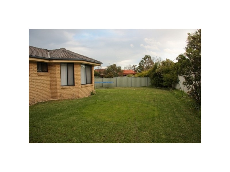 12 Ruswell Avenue, Warners Bay NSW 2282