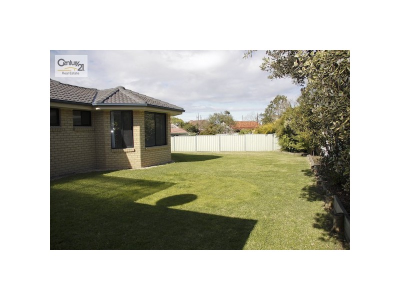 12 Ruswell Avenue, Warners Bay NSW 2282