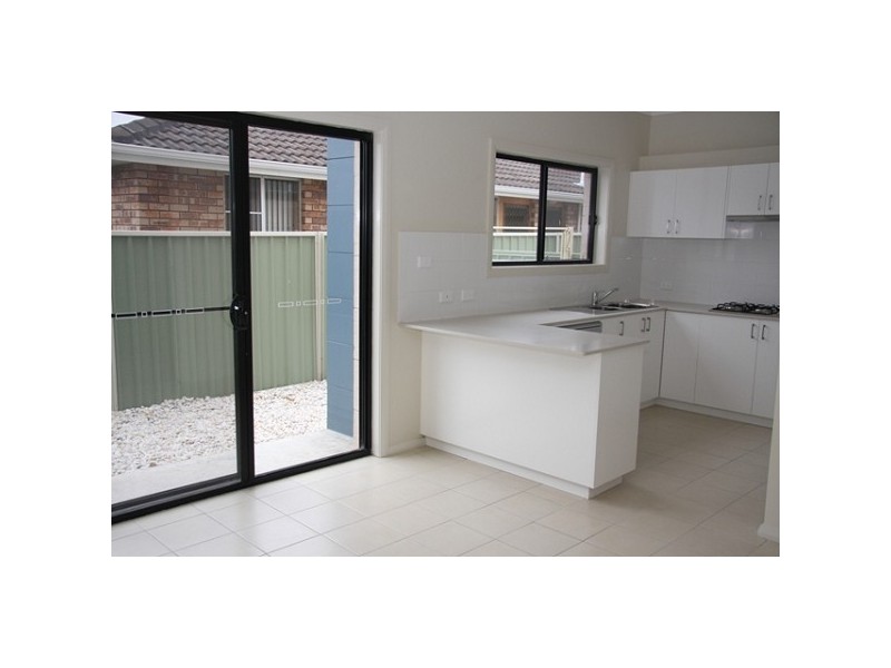 2/37 Martin Street, Warners Bay NSW 2282