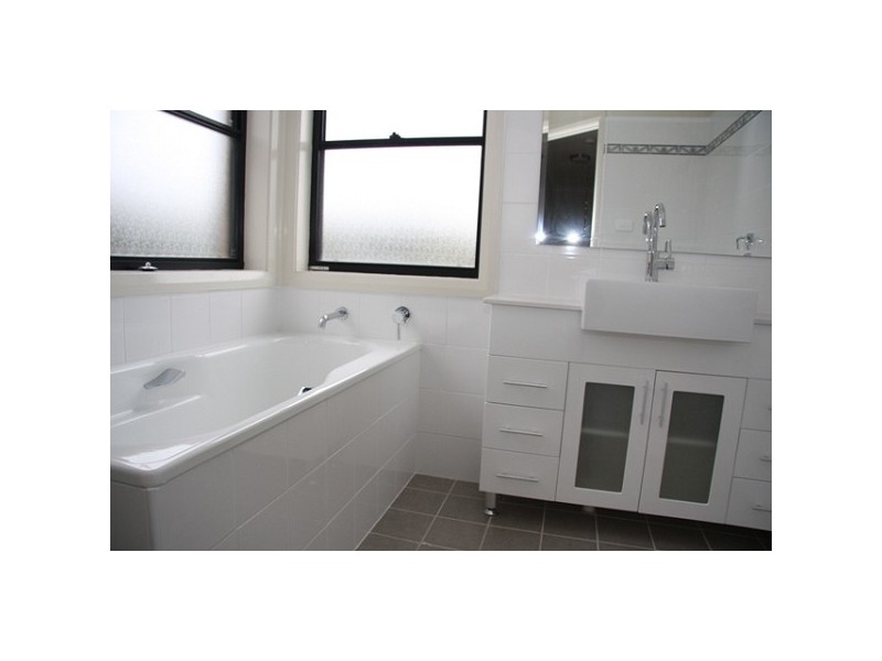 2/37 Martin Street, Warners Bay NSW 2282