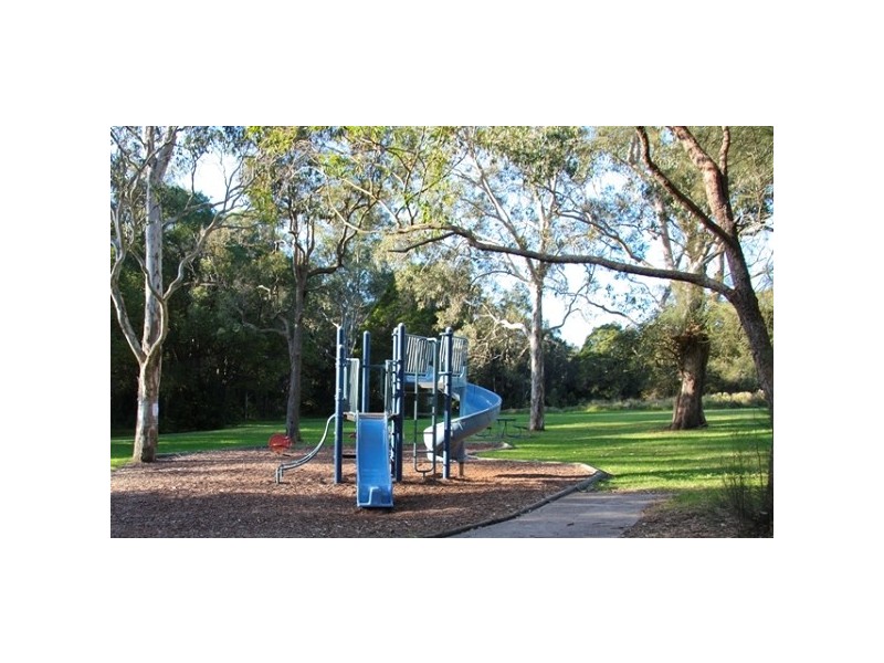 1/2 Eino Place, Eleebana NSW 2282