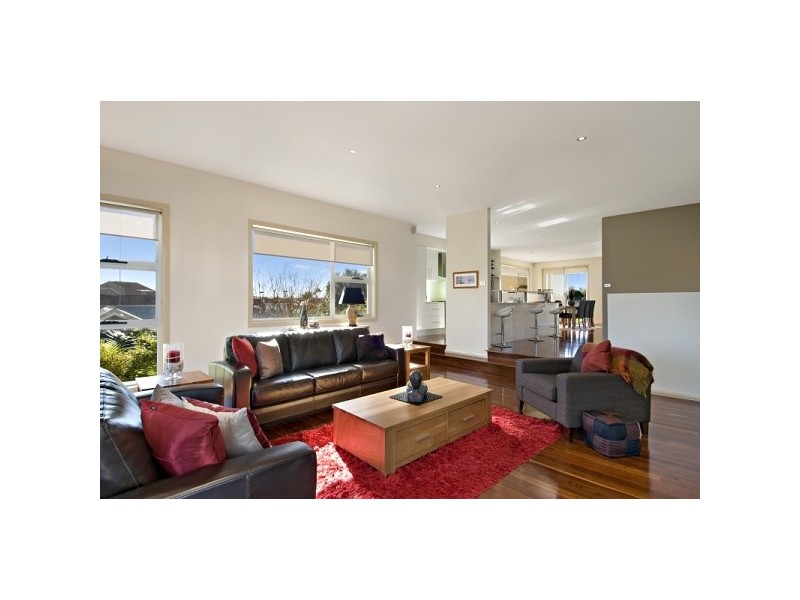 22 Swan Street, Marks Point NSW 2280