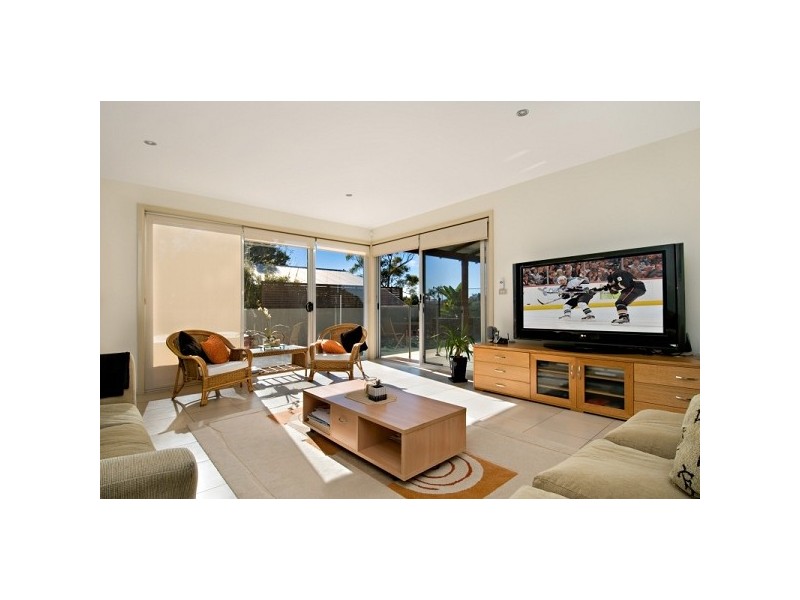 22 Swan Street, Marks Point NSW 2280