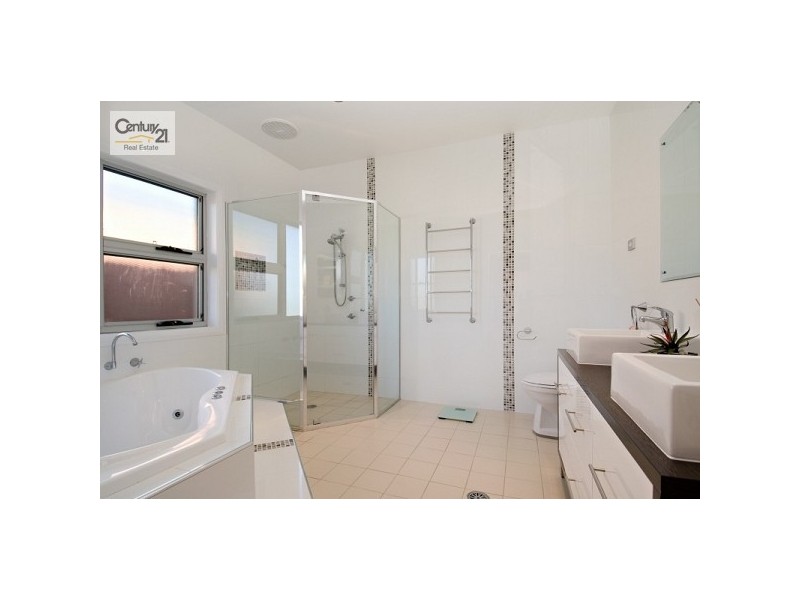 22 Swan Street, Marks Point NSW 2280