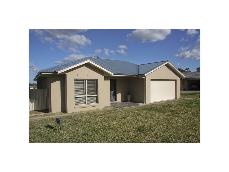 36 Master Street, Belmont North NSW 2280