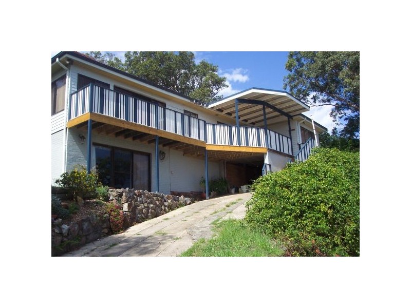 19 Pannamena Crescent, Eleebana NSW 2282