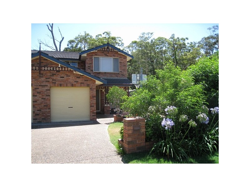 2/11 Excalibur Parade, Valentine NSW 2280