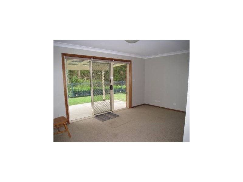 2/11 Excalibur Parade, Valentine NSW 2280