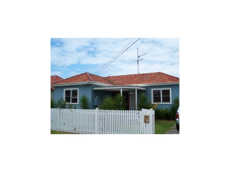 14 Hitchcock Avenue, Belmont NSW 2280