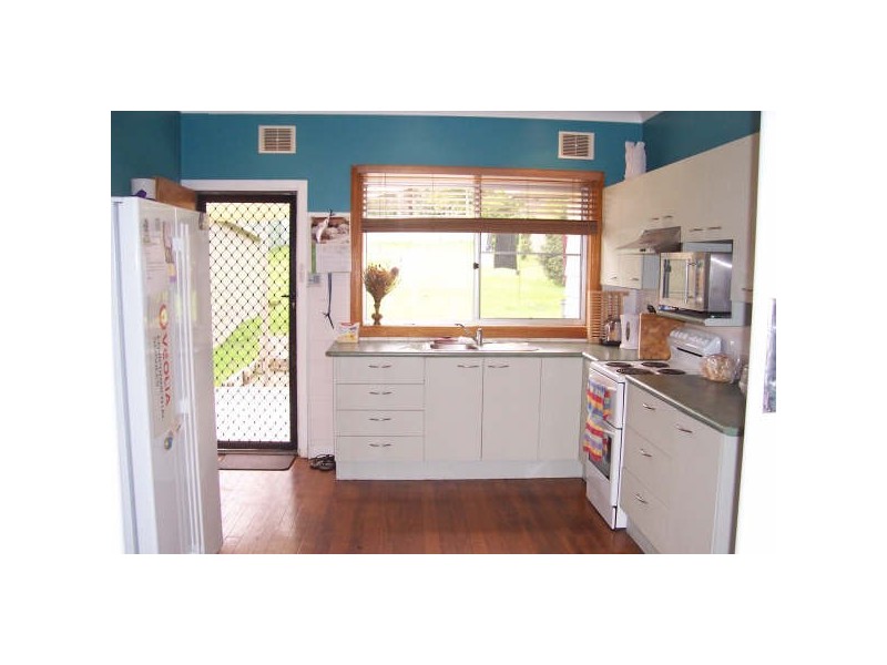 8 Tennent Road, Mount Hutton NSW 2290