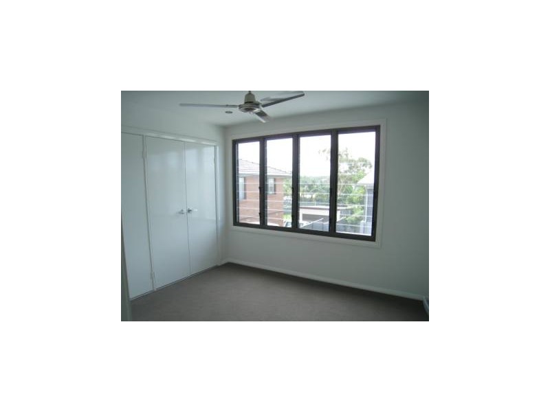 1/41 Tallawalla Road, Valentine NSW 2280