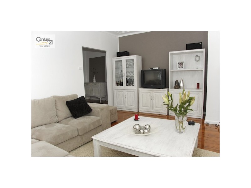 8 Pine Avenue, Cardiff South NSW 2285