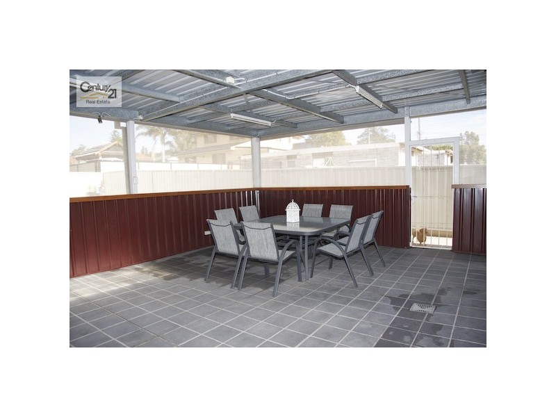 8 Pine Avenue, Cardiff South NSW 2285