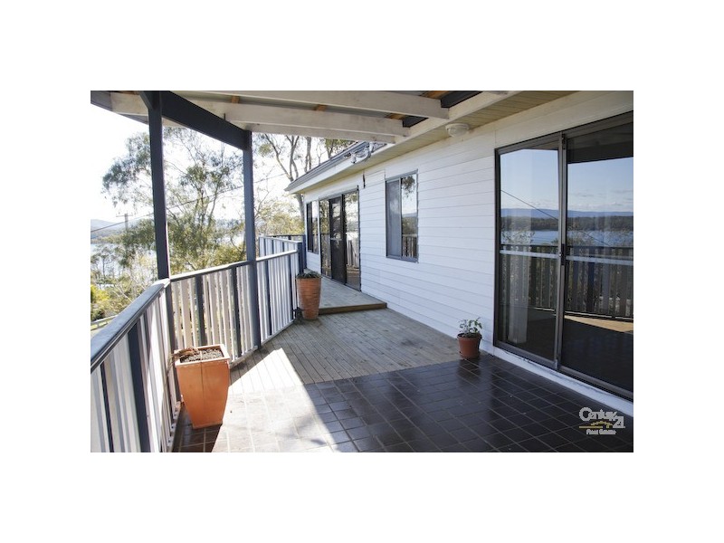 19 Pannamena Crescent, Eleebana NSW 2282