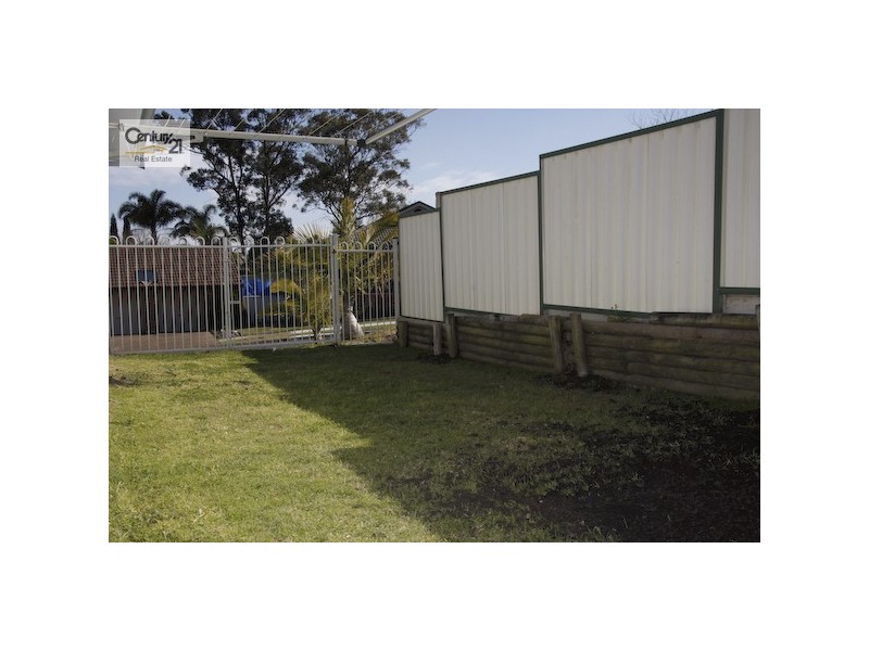 2 Agincourt Crescent, Valentine NSW 2280