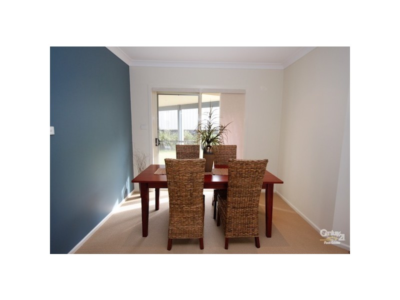 4 Siloam Drive, Belmont North NSW 2280