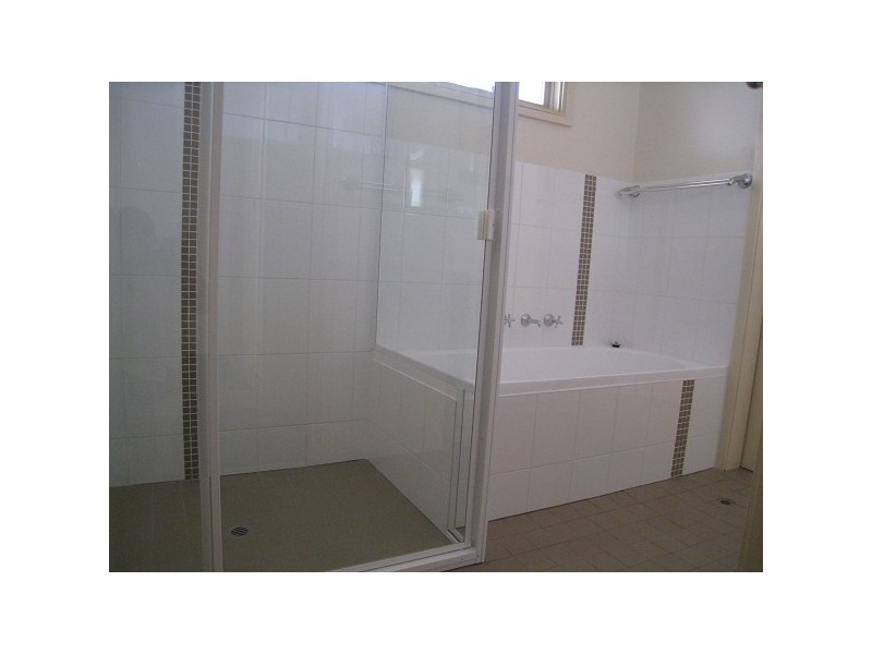 21 Gladgunson Drive, Eleebana NSW 2282