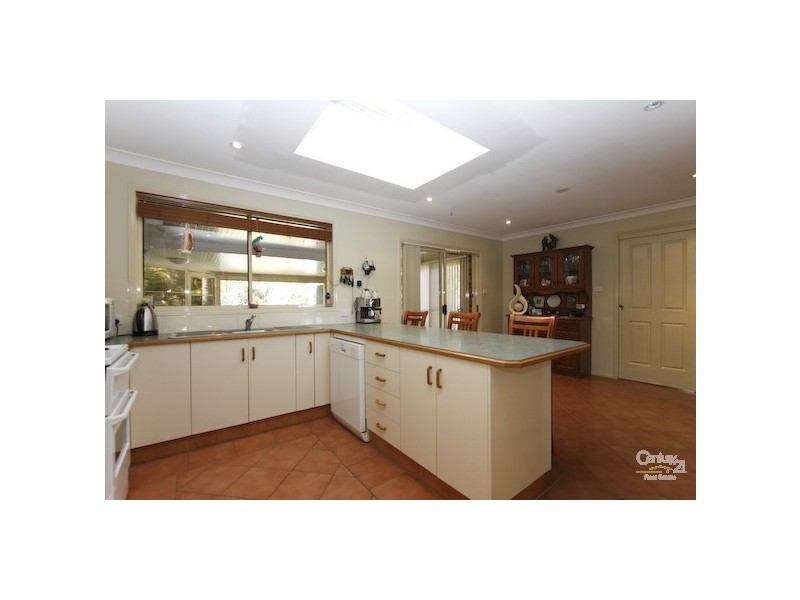 37 Woodoak Close, Tingira Heights NSW 2290