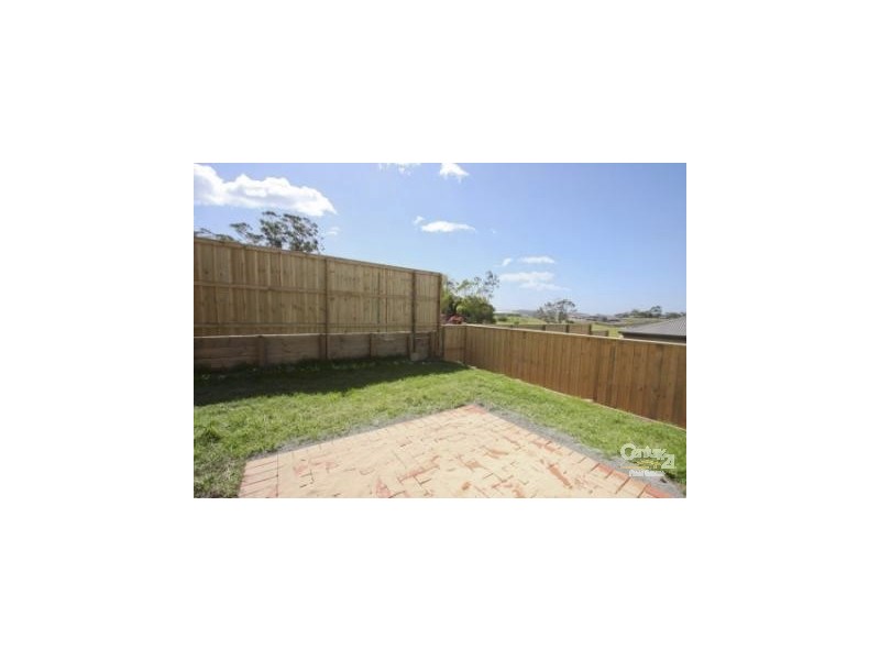 35 Harmony Crescent, Mount Hutton NSW 2290