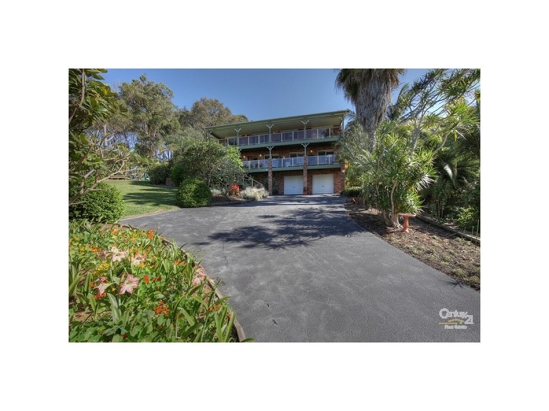 18 Emerald Close, Caves Beach NSW 2281