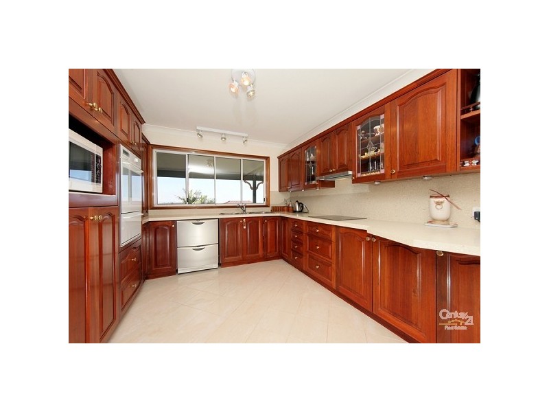 18 Emerald Close, Caves Beach NSW 2281