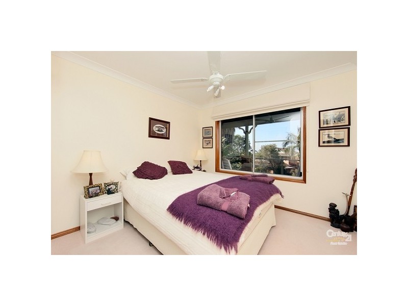18 Emerald Close, Caves Beach NSW 2281