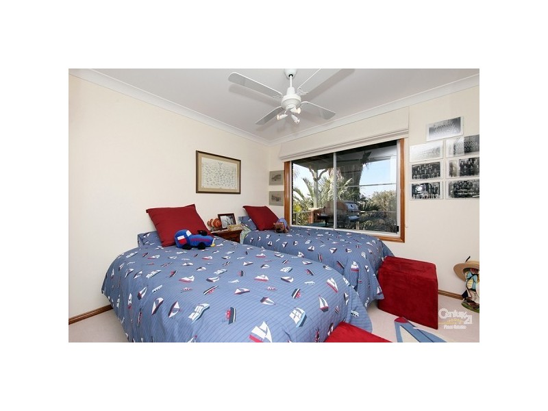 18 Emerald Close, Caves Beach NSW 2281