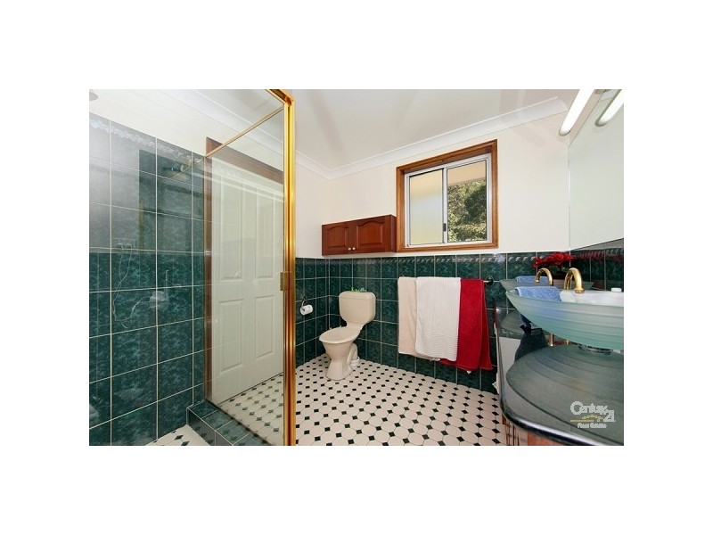 18 Emerald Close, Caves Beach NSW 2281