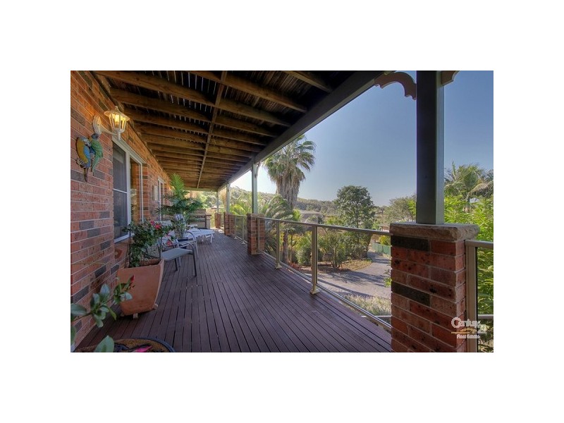 18 Emerald Close, Caves Beach NSW 2281