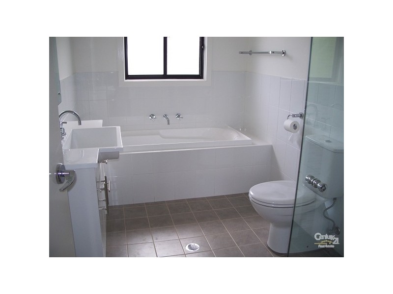 1/2 Arbutus Street, Valentine NSW 2280