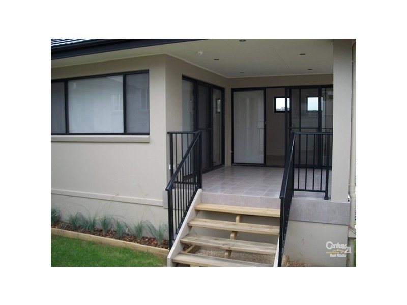 1/2 Arbutus Street, Valentine NSW 2280
