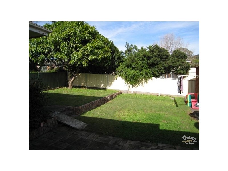 25 Glad Gunson Drive, Eleebana NSW 2282